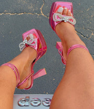 Load image into Gallery viewer, Pink Missy SIZE 5.5
